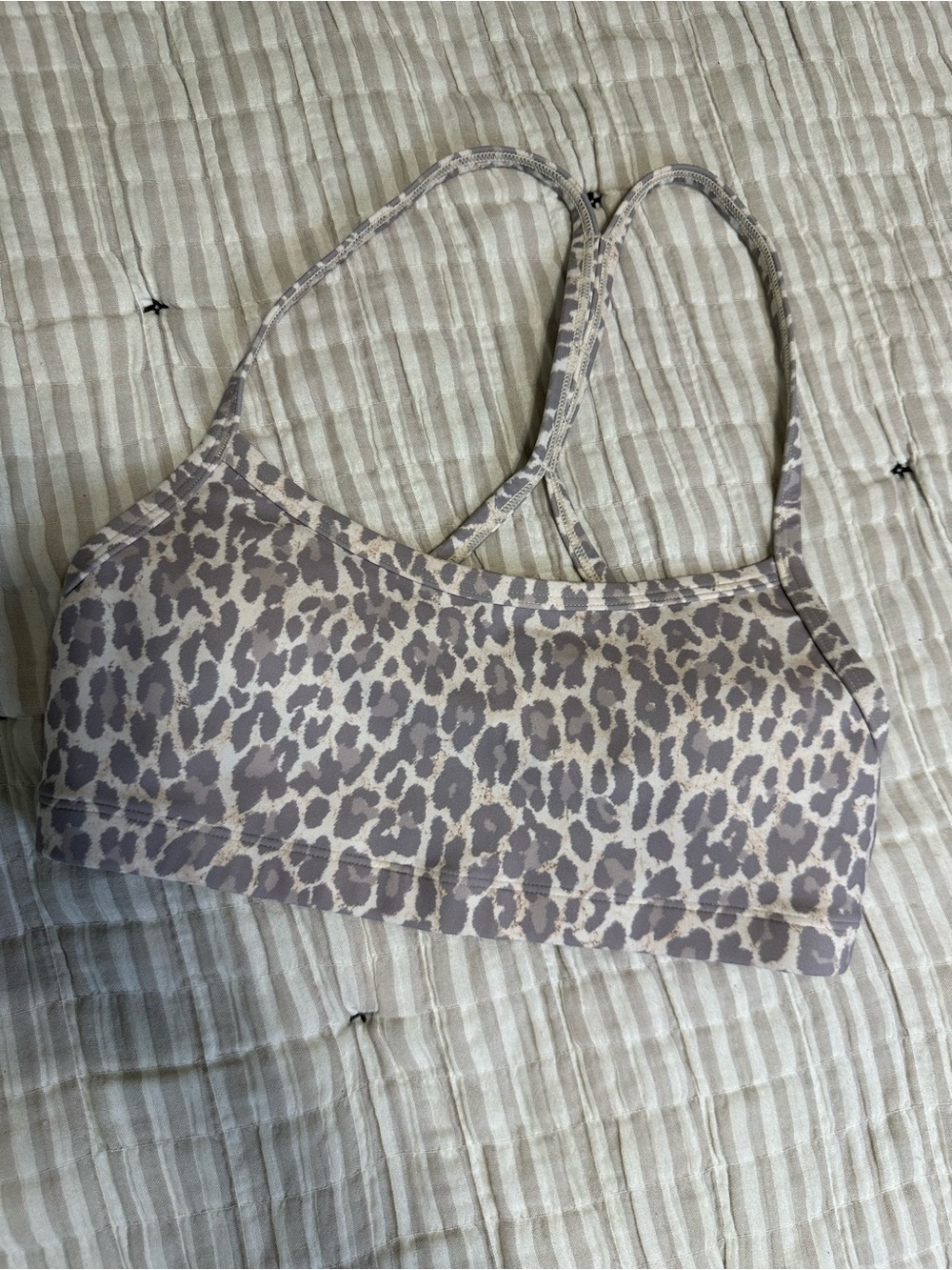 Calme Leopard Print Racerback Scoop Sports Bra - Taupe/Grey/Brown
